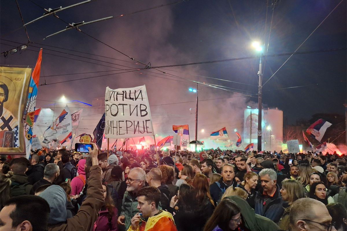 'Occidente creó Vučić': los periodistas serbios dicen que la represión está endureciendo