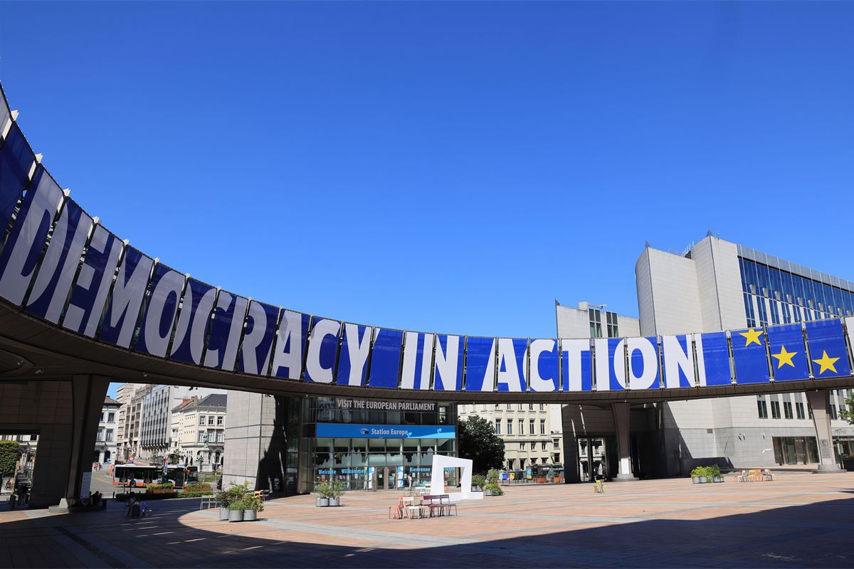 Op-ed: para proteger Europa, promover la democracia