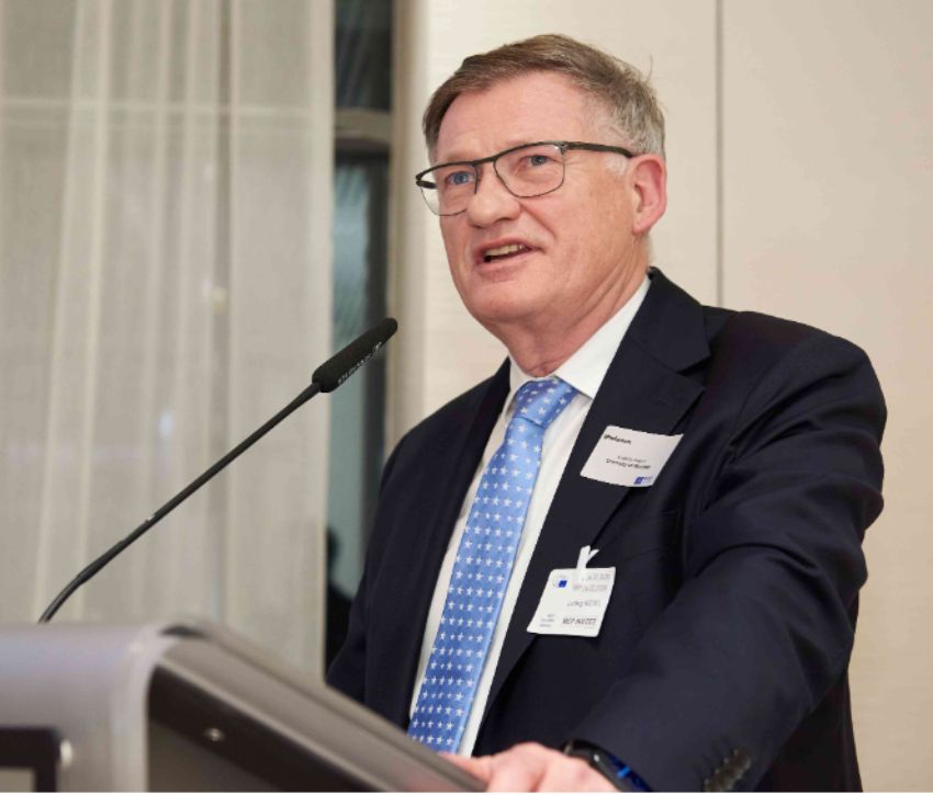 Profesor Ludwig Kiesel comprimido