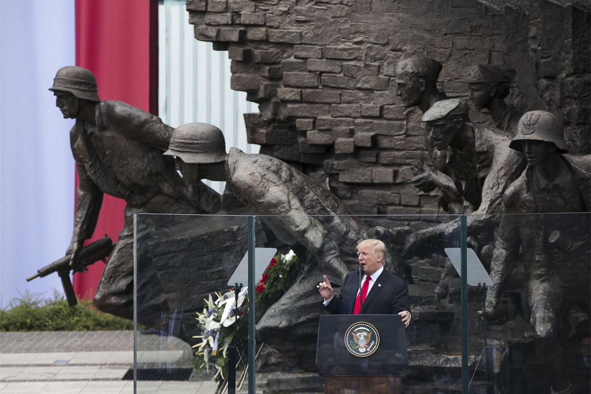 Cómo Trump rompió el consenso de defensa de Polonia