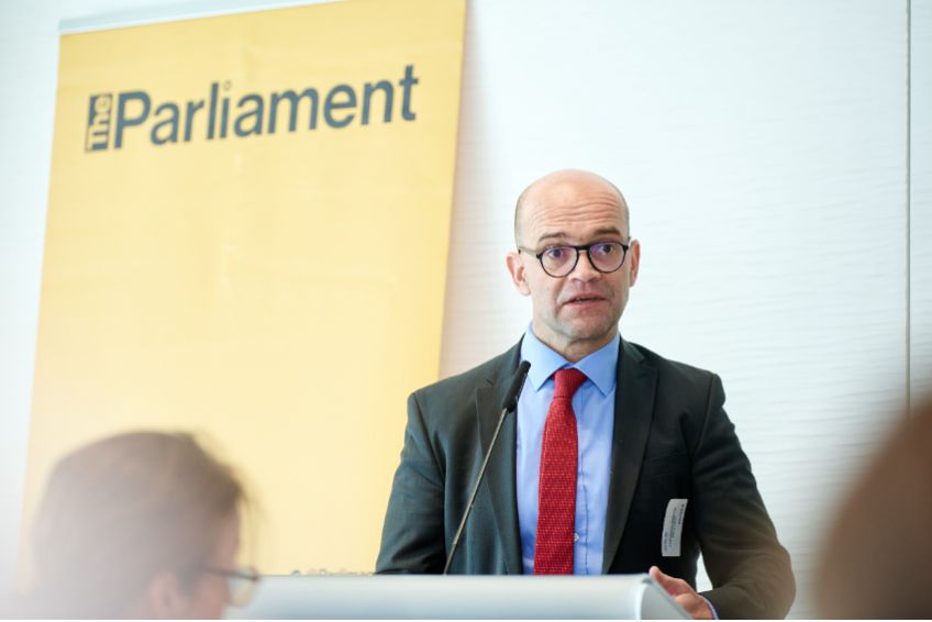 Csaba Kontor, asistente político del gabinete del Comisario de la UE Olivér Várhelyi 