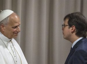 Boletín: El Papa León predica al coro de Bruselas