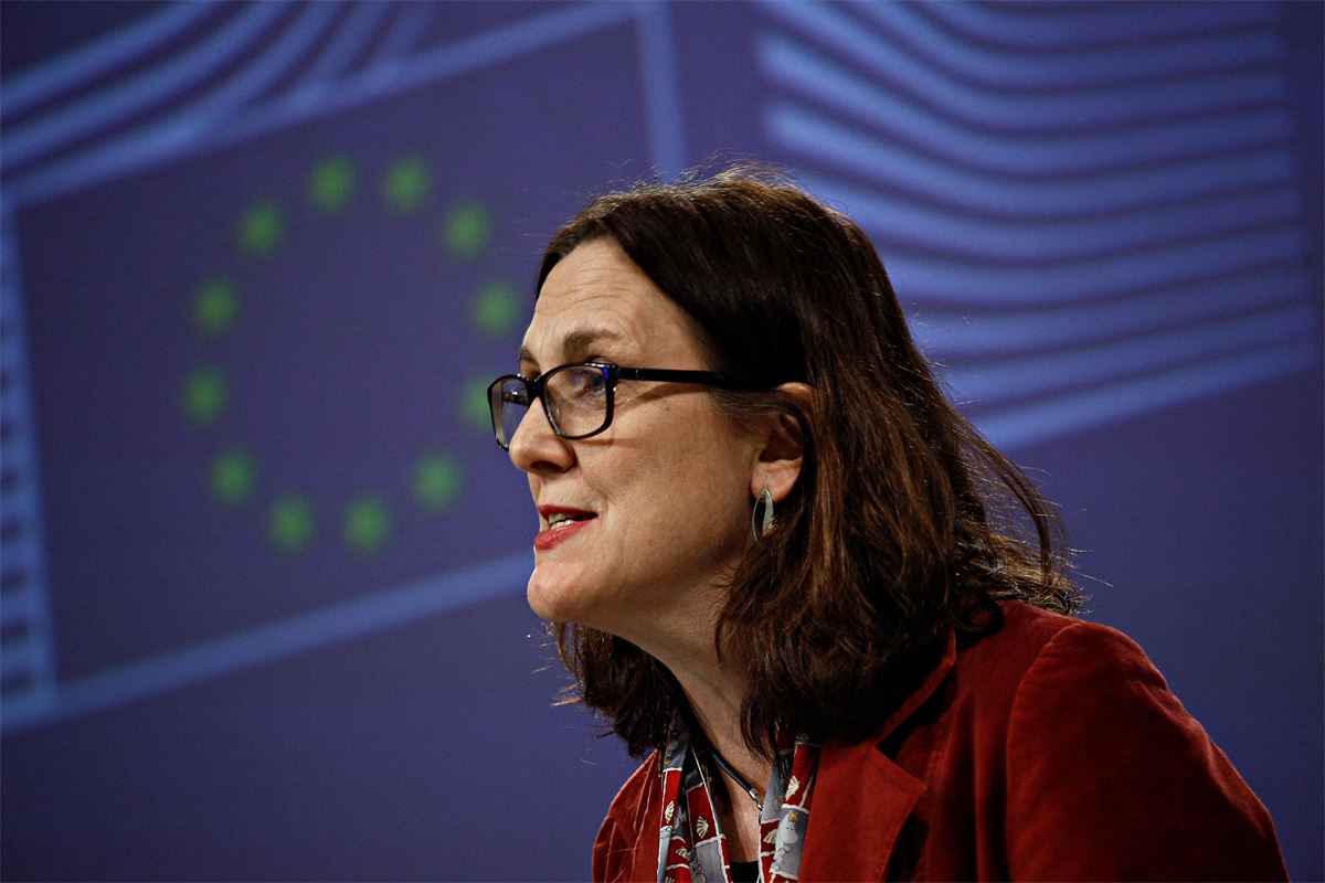 Preguntas y respuestas: Después de un acuerdo "humillante" con Estados Unidos, ¿dónde comerciará ahora la UE?