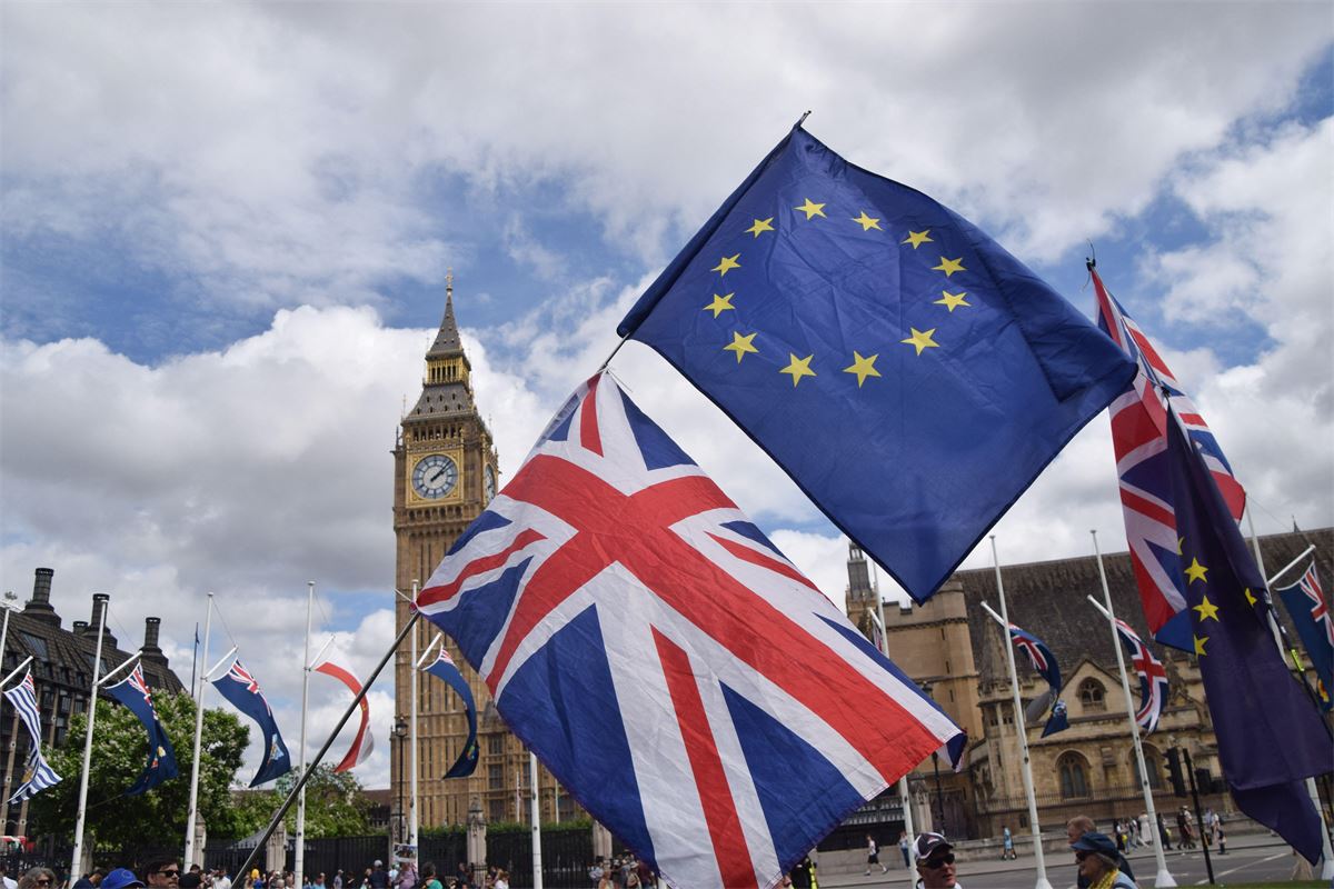 Diez años después del Brexit, la inestabilidad política británica frena el “reinicio” UE-Reino Unido
