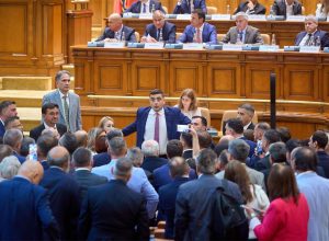 La crisis política de Rumanía acerca a la derecha al poder